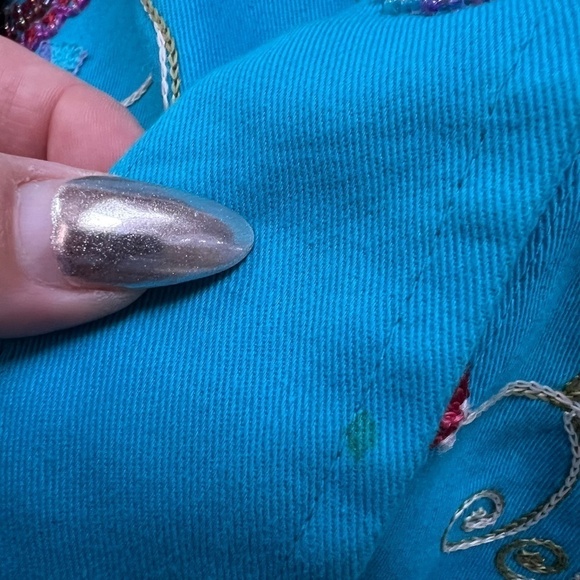 🦋 Vintage Beaded and Embroidered Butterfly and Flower Cotton Button-Up 🦋🌸 - Picture 8 of 10